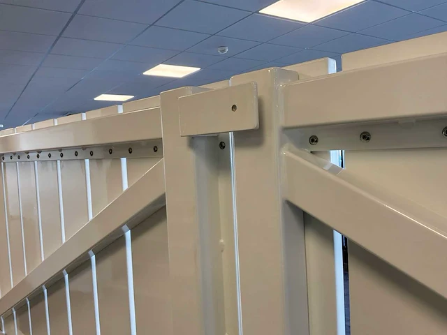 Metalen toegangspoort - afbeelding 7 van  9