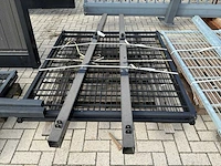Metalen toegangspoort