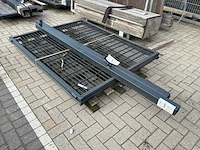 Metalen toegangspoort - afbeelding 2 van  3