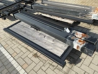 Metalen toegangspoort