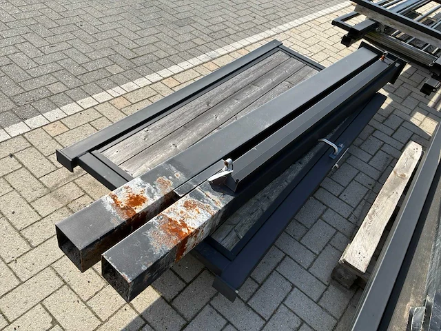 Metalen toegangspoort - afbeelding 2 van  4
