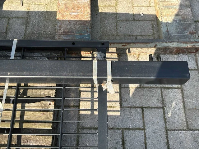 Metalen toegangspoort - afbeelding 2 van  3