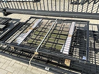 Metalen toegangspoort