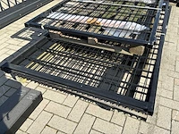Metalen toegangspoort