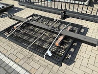 Metalen toegangspoort