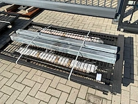 Metalen toegangspoort
