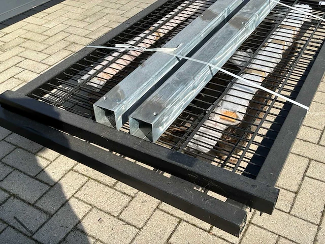 Metalen toegangspoort - afbeelding 4 van  4