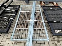 Metalen toegangspoort