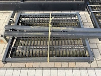 Metalen toegangspoort