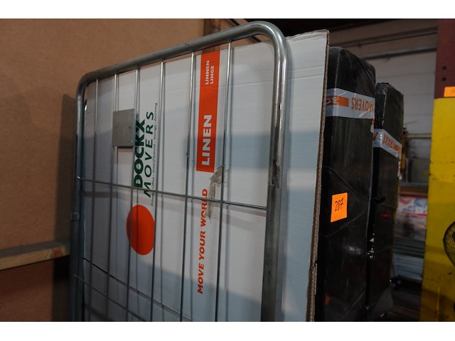 Metalen transportkar met inhoud - afbeelding 2 van  4