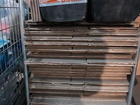 Metalen transportkar met inhoud - afbeelding 3 van  4