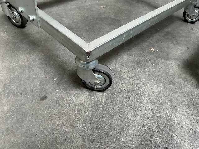 Metalen transportkar voor krat - overige intern transport (3x) - afbeelding 4 van  4