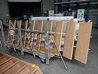 Metalen trap + houten tredes - afbeelding 1 van  3