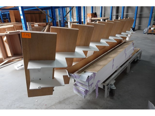 Metalen trap + houten tredes - afbeelding 3 van  3