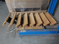 Metalen trap + houten tredes - afbeelding 3 van  4