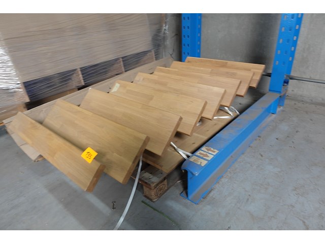 Metalen trap + houten tredes - afbeelding 4 van  4