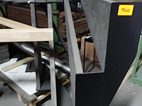 Metalen trap + houten tredes - afbeelding 1 van  3