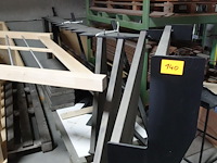 Metalen trap + houten tredes - afbeelding 2 van  3