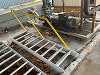 Metalen trap - afbeelding 1 van  4