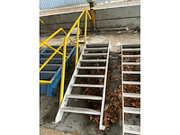 Metalen trap - afbeelding 2 van  3
