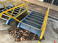 Metalen trap - afbeelding 4 van  4