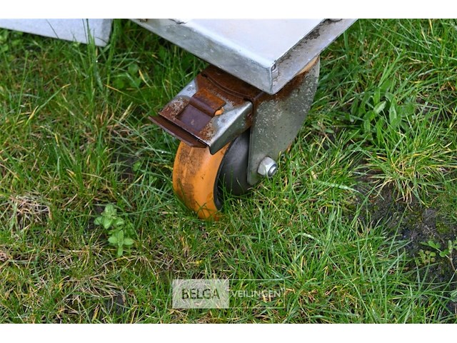 Metalen trap - afbeelding 6 van  6