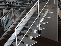 Metalen trap - afbeelding 2 van  3