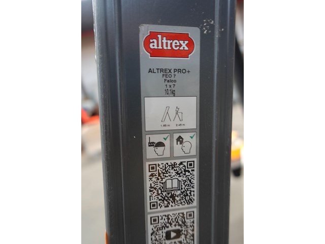 Metalen trapladder altrex - afbeelding 3 van  4