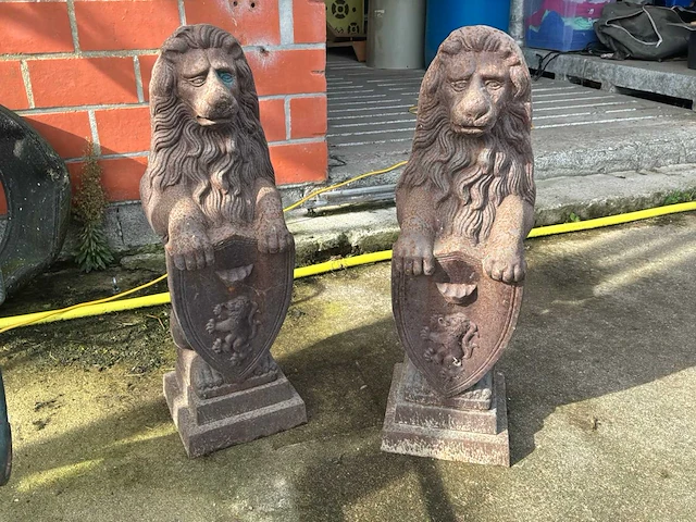 Metalen tuinbeeld (2x) - afbeelding 1 van  6