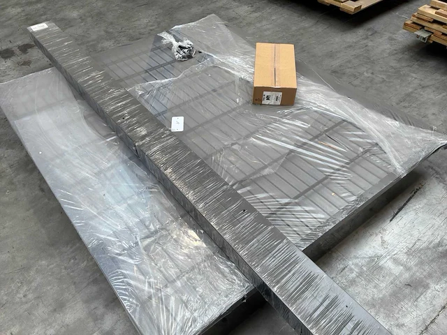 Metalen tuinpoort - afbeelding 1 van  5