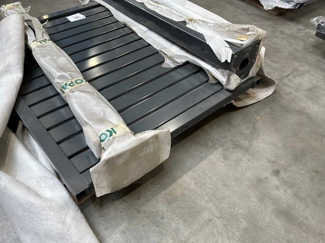 Metalen tuinpoort - afbeelding 4 van  5