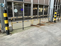 Metalen veiligheidspalen en hekken (24x) - afbeelding 9 van  24