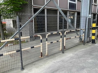 Metalen veiligheidspalen en hekken (24x) - afbeelding 11 van  24
