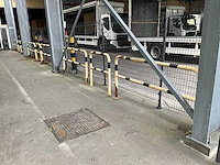 Metalen veiligheidspalen en hekken (24x) - afbeelding 12 van  24