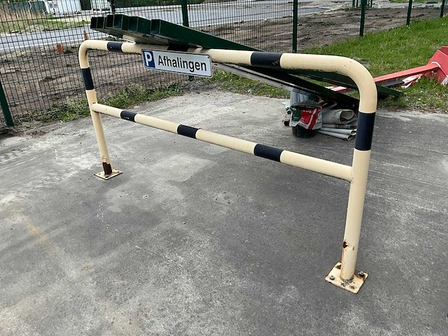 Metalen veiligheidspalen en hekken (24x) - afbeelding 8 van  24