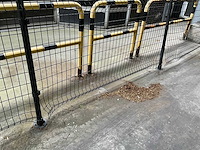 Metalen veiligheidspalen en hekken (24x) - afbeelding 17 van  24