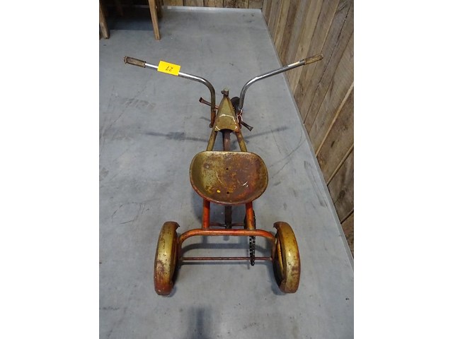 Metalen vintage driewieler - afbeelding 3 van  3