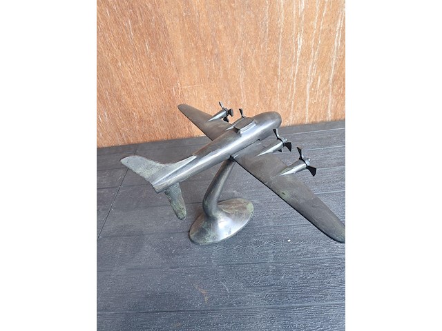 Metalen vliegtuig bommenwerper wo2 b-17 flying fortress.met gepatineerde afwerking l 340mm b 560mm h 270mm - afbeelding 4 van  5