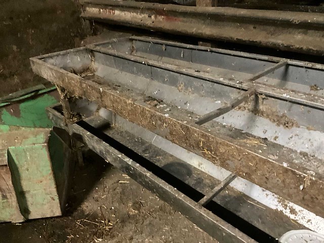 Metalen voederbakken (2x) - afbeelding 5 van  5