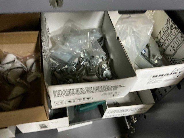 Metalen voorraadkasten (2x) - afbeelding 4 van  4