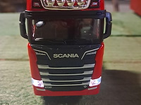Metalen vrachtwagen scania met verlichting en geluid - afbeelding 6 van  7