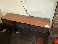 Metalen wandmeubel - afbeelding 2 van  3