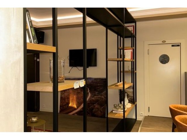 Metalen wandrek met houten plankjes - afbeelding 2 van  6