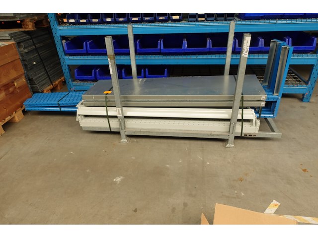 Metalen wandrek - afbeelding 1 van  6