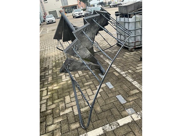 Metalen wenteltrap - afbeelding 5 van  6