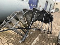 Metalen wenteltrap - afbeelding 6 van  6