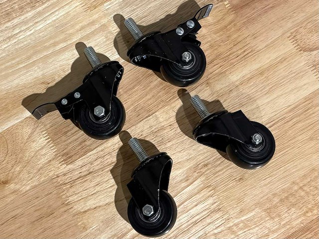 Metalen werkbank met houten werkblad - afbeelding 5 van  12