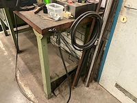 Metalen werkbank met inhoud - afbeelding 2 van  10
