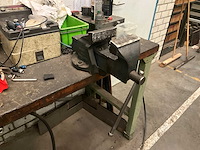 Metalen werkbank met inhoud - afbeelding 4 van  10