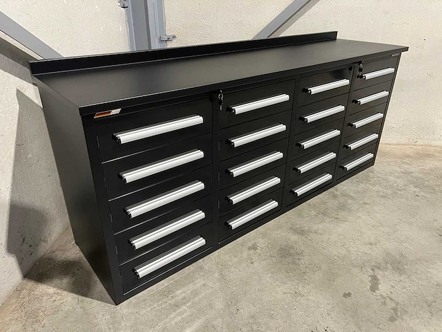 Metalen werkbank - afbeelding 6 van  14